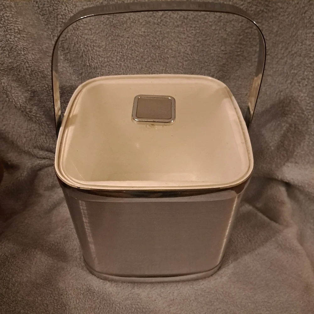 ELEGANT Vtg. 1950's Metallic Silver Rectangular ICE Bucket W/ LID